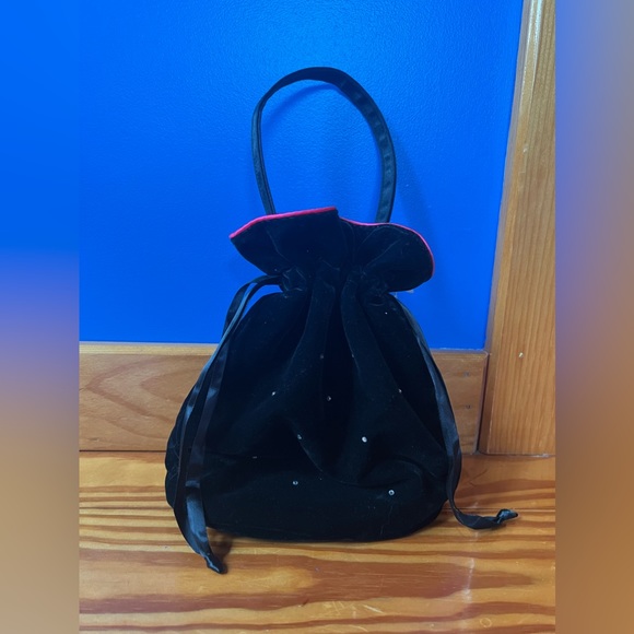 Victoria’s Secret Velvet with Rhinestones Conch Bag/Purse Brand New - Picture 4 of 6